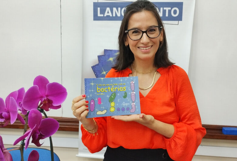 "O dia em que eu falei com as bactérias":  Docente do IFSC/USP lança 3º livro dedicado a criança