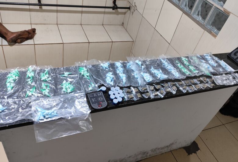 Menor é apreendido por tráfico de drogas pelo GAM no São Carlos V