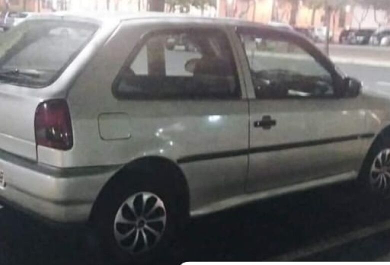 Proprietário pede ajuda para localizar carro furtado no Centro 