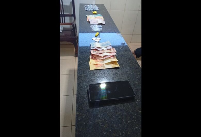 Jovem é preso por tráfico de drogas no Presidente Collor