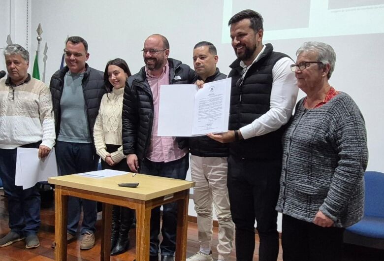 Rodson comemora a aprovação do loteamento e destinação de recursos para o Jardim Vitória