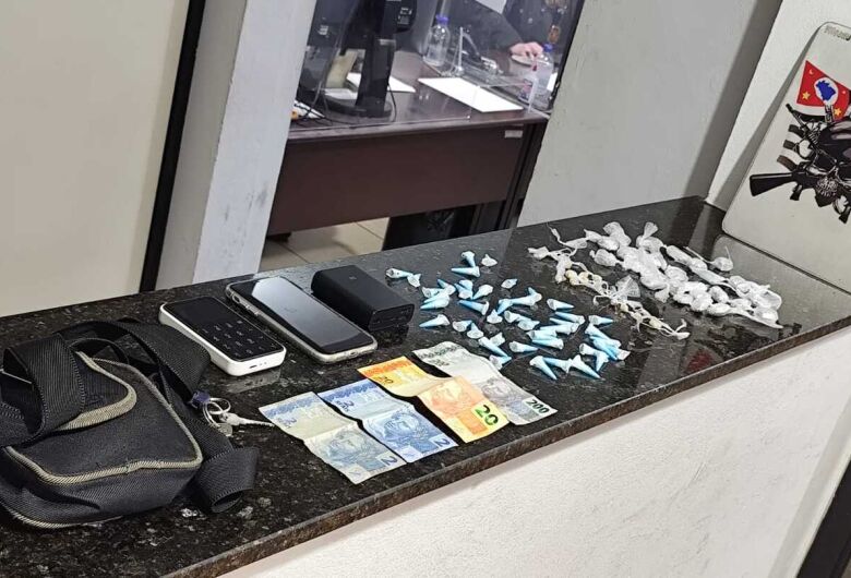 Jovem é preso por tráfico de drogas no Jardim Gonzaga