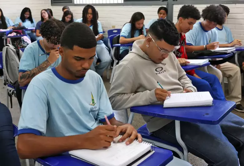 Comissão da Alesp aprova propostas que reforçam segurança escolar e regulam pedágios