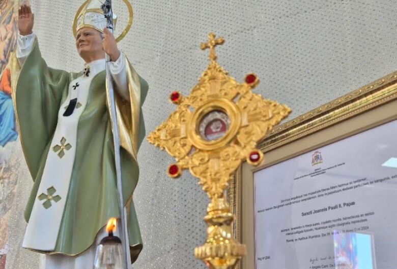 Relíquia de São João Paulo II é exposta em paróquia no Jardim Embaré