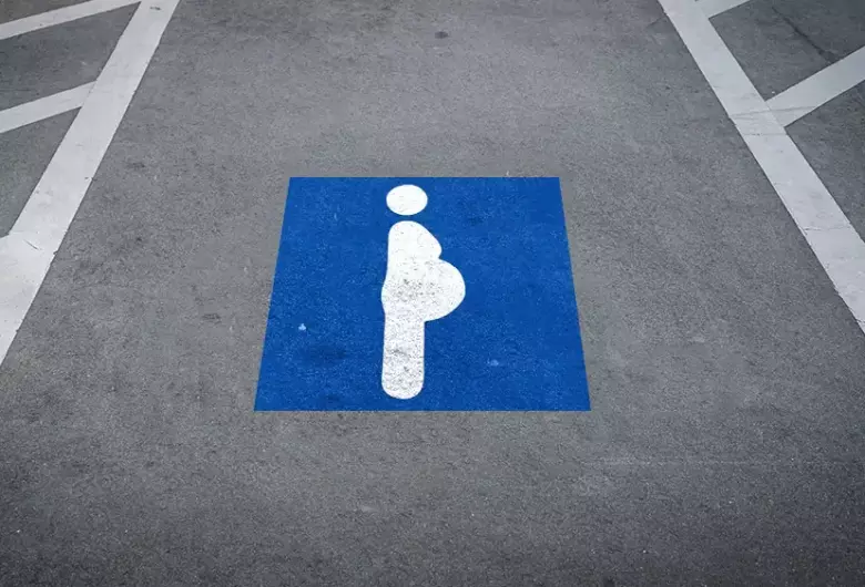 Lei que garante vagas exclusivas de estacionamento para gestantes é sancionada em São Carlos