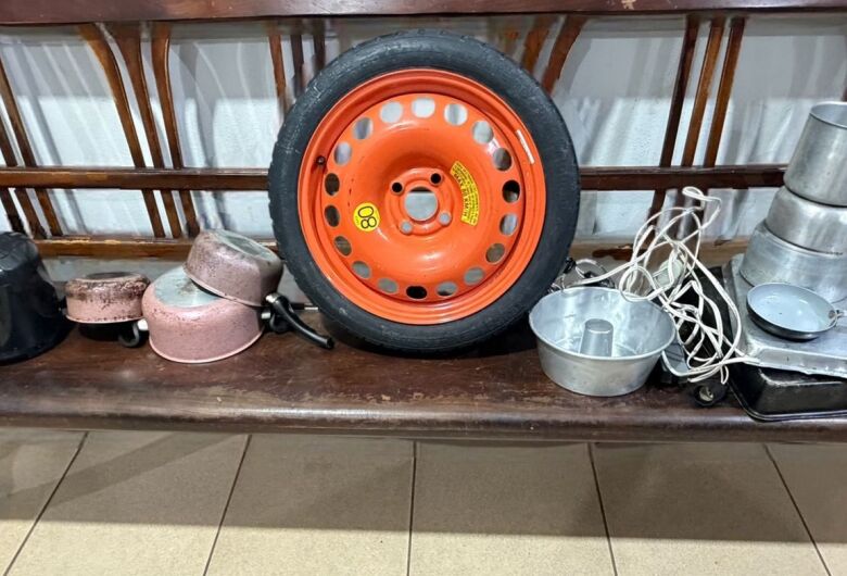 Polícia apreende objetos furtados de trailer no Jardim Brasil