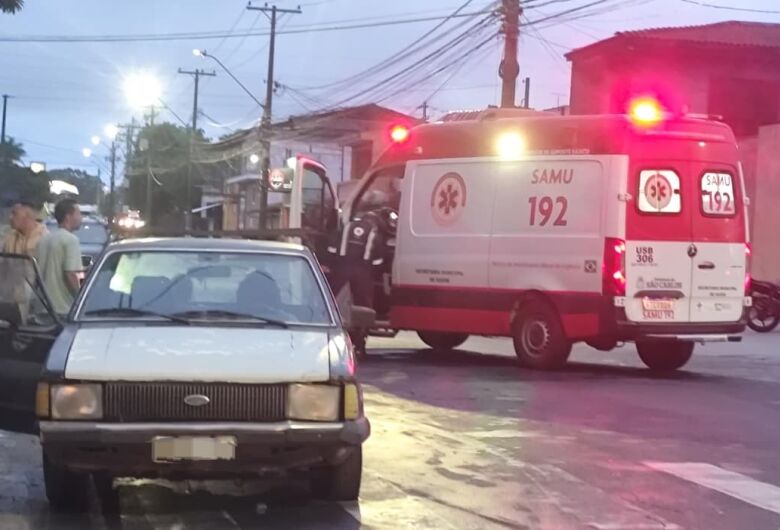 Colisão entre carro e moto deixa homem ferido no Cruzeiro do Sul