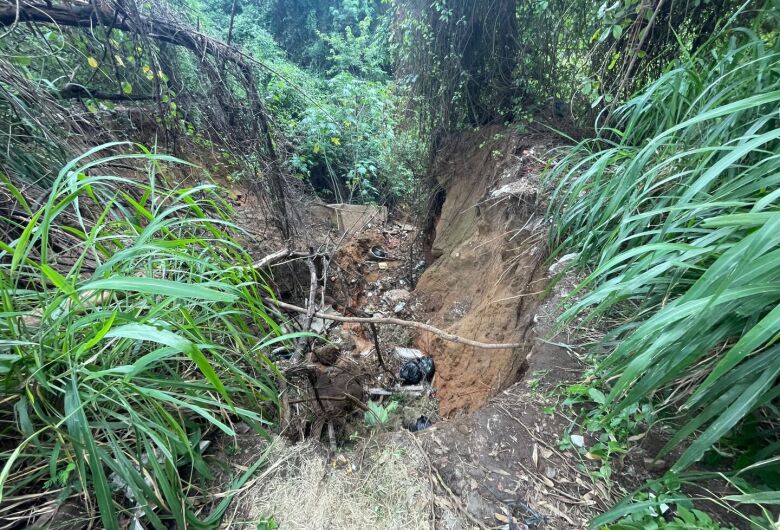 Mulher de 35 anos é socorrida após cair em buraco no Jardim Tangará 
