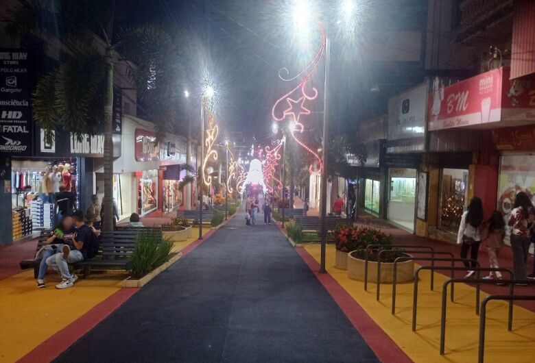 Injeção de 13&ordm; acelera vendas na reta final do Natal em São Carlos 