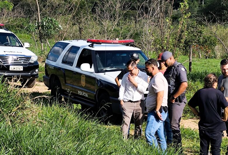 Ossada humana é encontrada nas margens da SP-215, em São Carlos