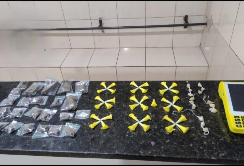 Guarda Municipal apreende drogas e máquina de cartão no Jardim Cruzado