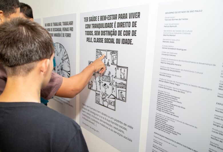 Exposição sobre direitos humanos atende adolescentes de São Carlos em ação do Memorial da Resistência