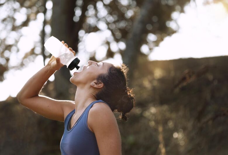 Calor escaldante: especialistas reforçam cuidados para manter a hidratação no verão