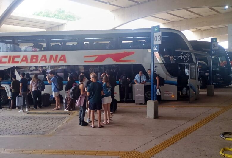 Mais de 10 mil passageiros viajam de ônibus no feriado de Natal em São Carlos
