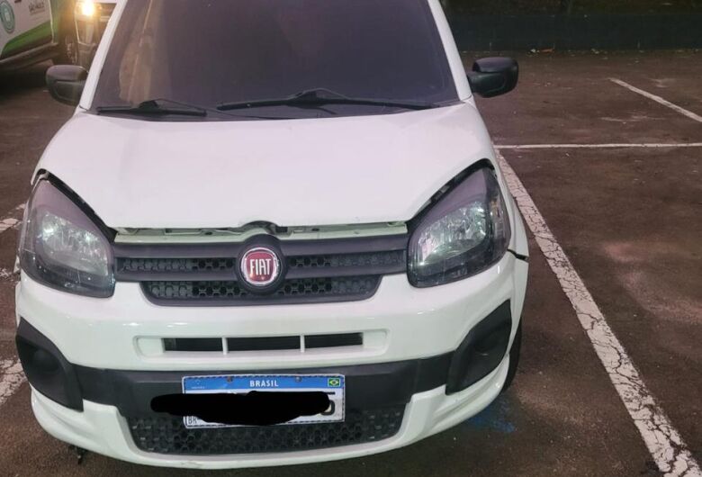Força Tática prende jovem com carro usado em roubos e placas adulteradas no Jardim Zavaglia