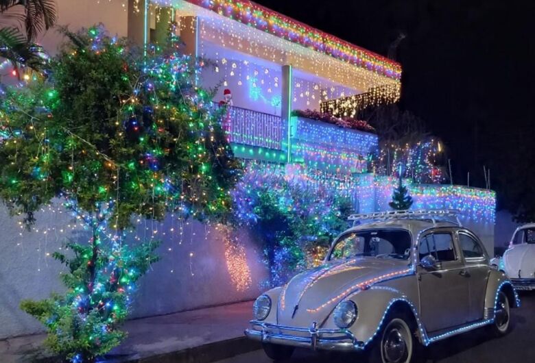 Carreata de carros antigos enfeitados acontece neste sábado; confira o trajeto