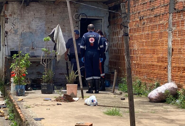 Idoso é encontrado sem vida dentro de residência no Parque Sisi