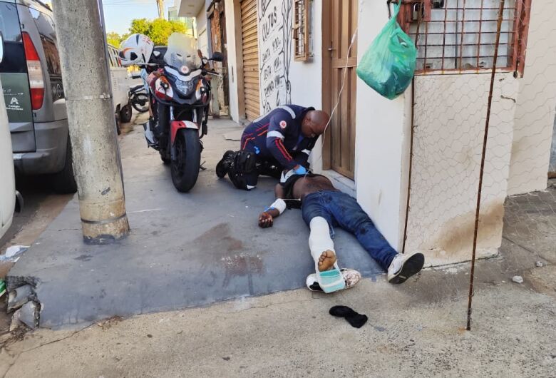 Homem fica gravemente ferido após ser agredido no Jacobucci