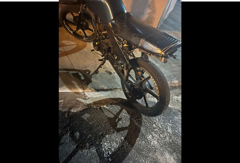 Motocicleta furtada em São Carlos é localizada com adolescente em Ibaté