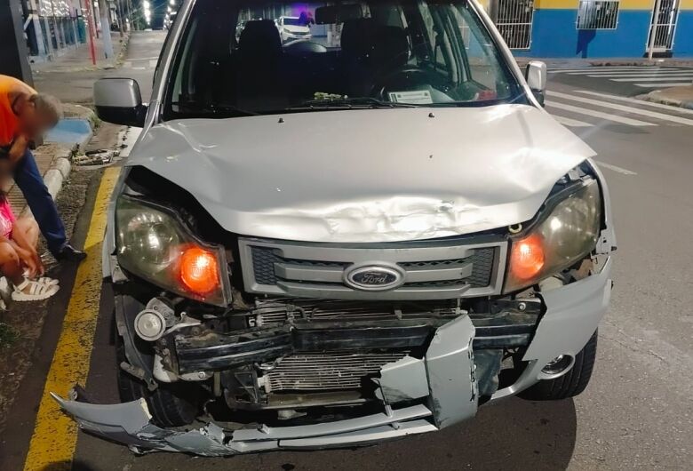 Colisão entre dois carros é registrada na região central 