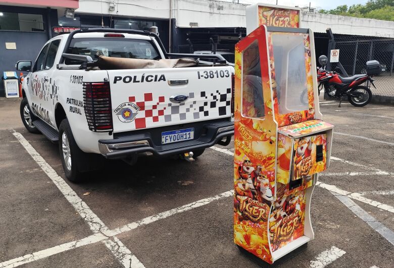 PM encontra caça-níquel em bar no Antenor Garcia 