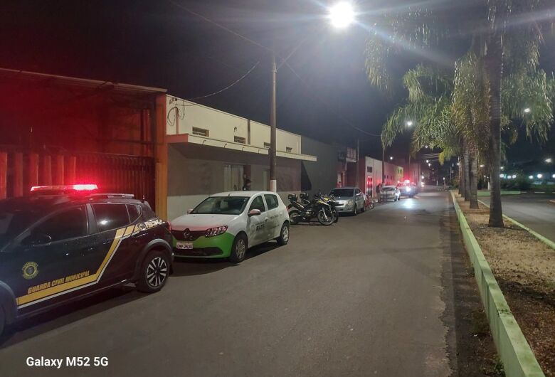 Forças de segurança realizam operação de fiscalização em bares de Ibaté