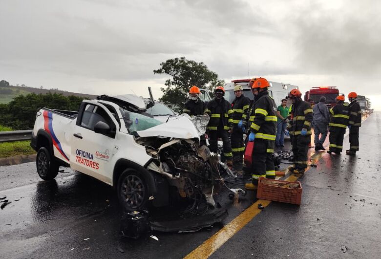 Morre mecânico envolvido em grave acidente na SP-215