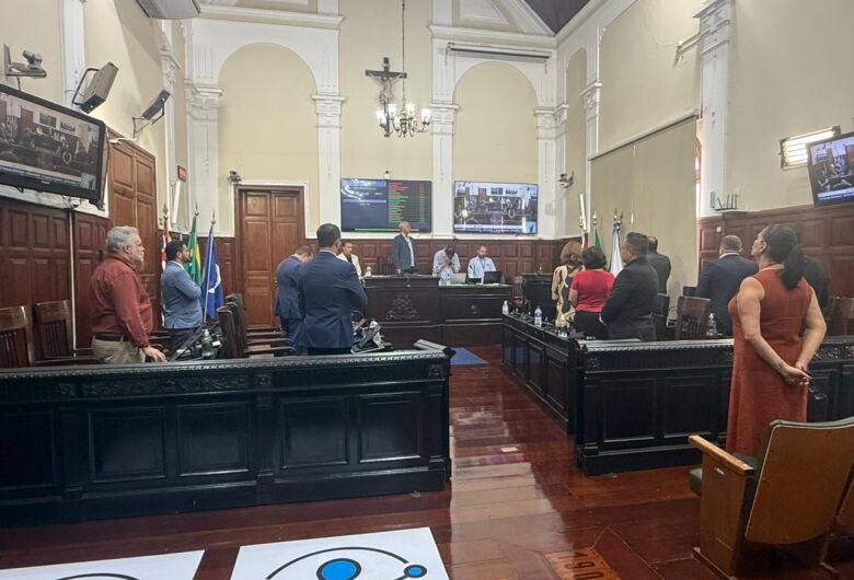 Lineu Navarro pede explicações sobre valores cobrados na conta de água 