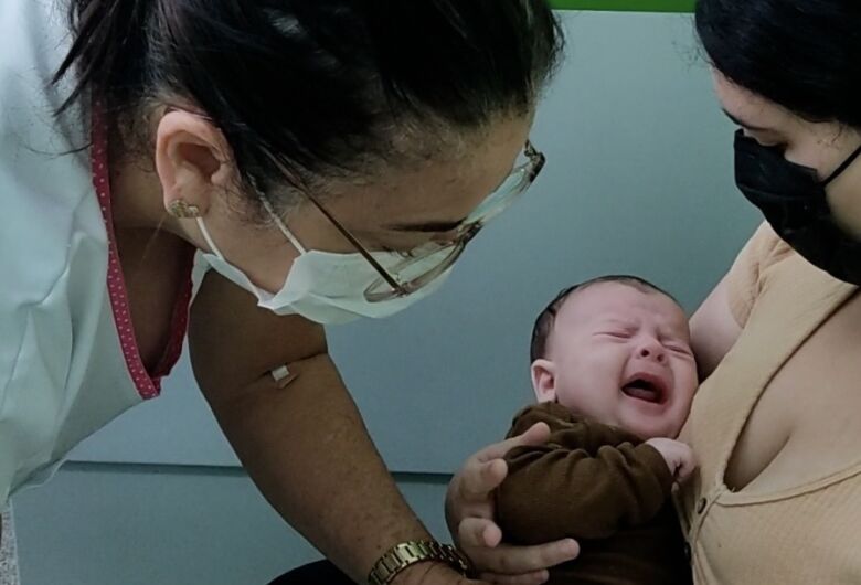 Com férias e viagens, Saúde alerta para atualização da vacinação