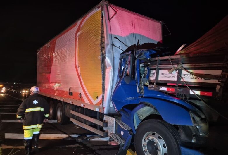 Engavetamento na Washington Luís deixa uma vítima fatal 