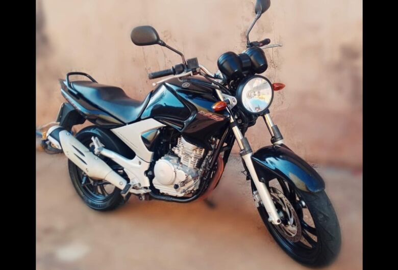 Motocicleta é furtada no Cidade Aracy e proprietário pede ajuda