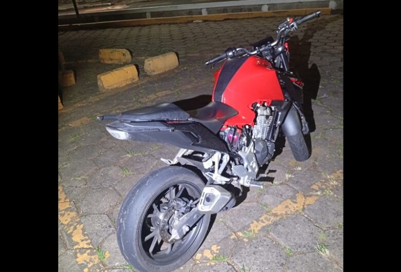 Motocicleta furtada em São Carlos é localizada pela PM em Porto Ferreira