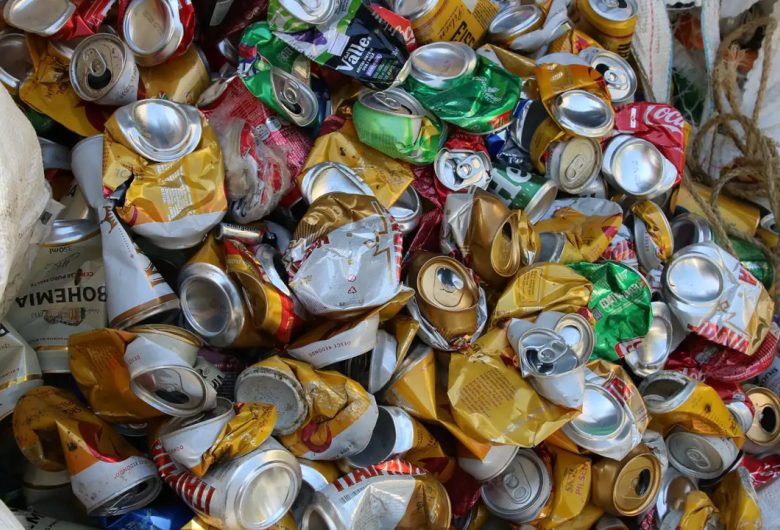 Câmara aprova projeto que prevê cashback em faturas de luz e água para quem reciclar resíduos