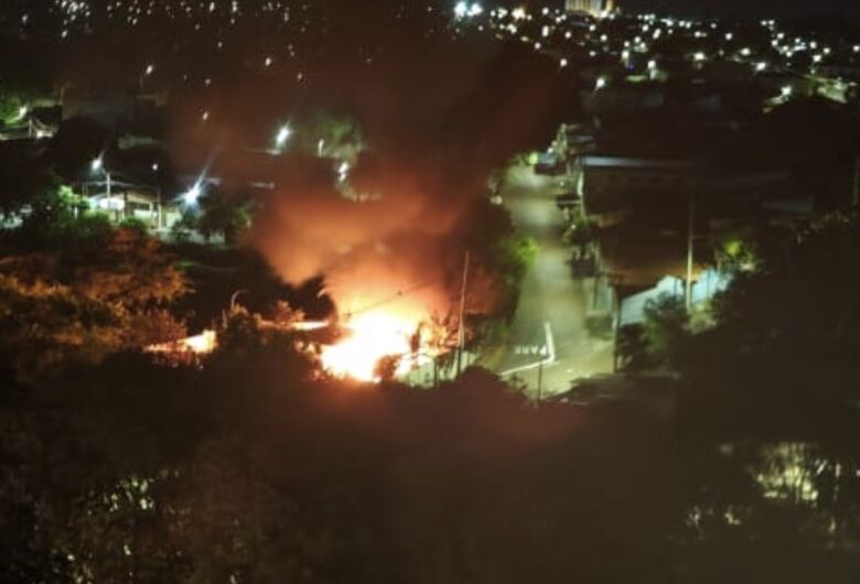 Ecoponto do Jardim Paulistano é interditado após incêndio criminoso 