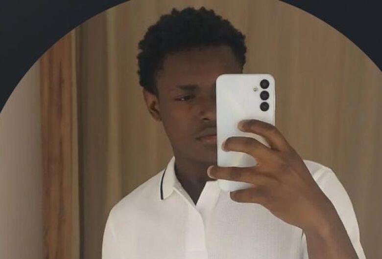 Família pede ajuda para transferência de jovem internado em estado grave na Santa Casa de São Carlos