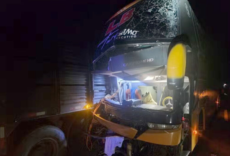 Acidente envolvendo ônibus que transportava time que disputou Copinha deixa um morto