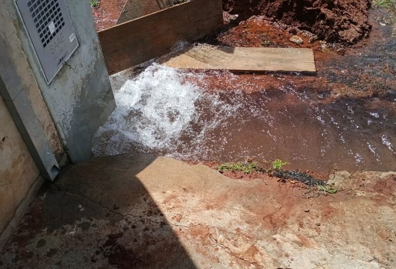 Tentativa de ligação irregular danifica rede e causa reparo emergencial do SAAE