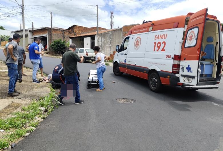 Idoso de 80 anos tem pé esmagado após ser atropelado por ônibus no Aracy 2