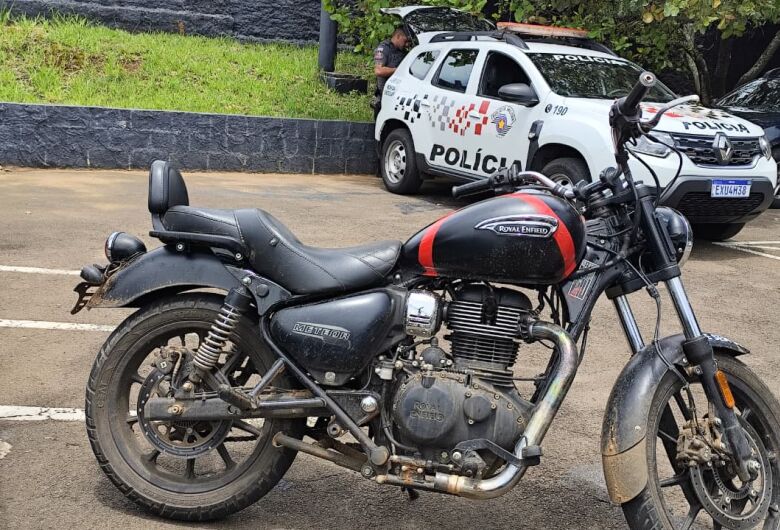 Moto produto de furto é localizada em terreno no Residencial Eduardo Abdelnur