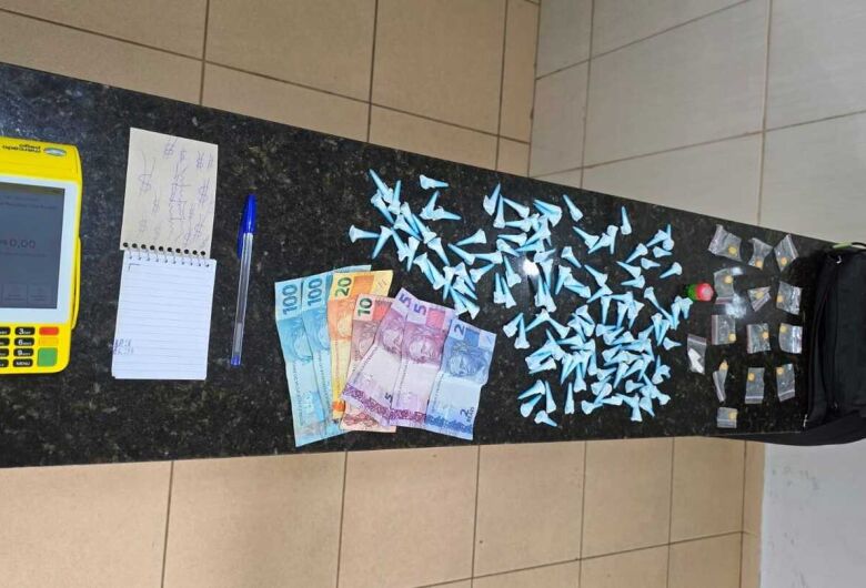 Jovem de 19 anos é preso por tráfico de drogas no Jardim Gonzaga