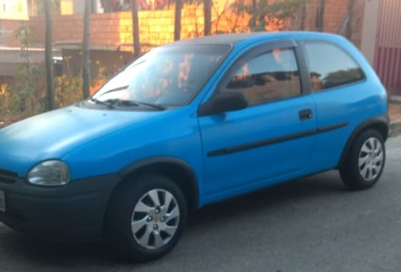 Corsa é furtado durante a madrugada no bairro Azulville; proprietário pede ajuda