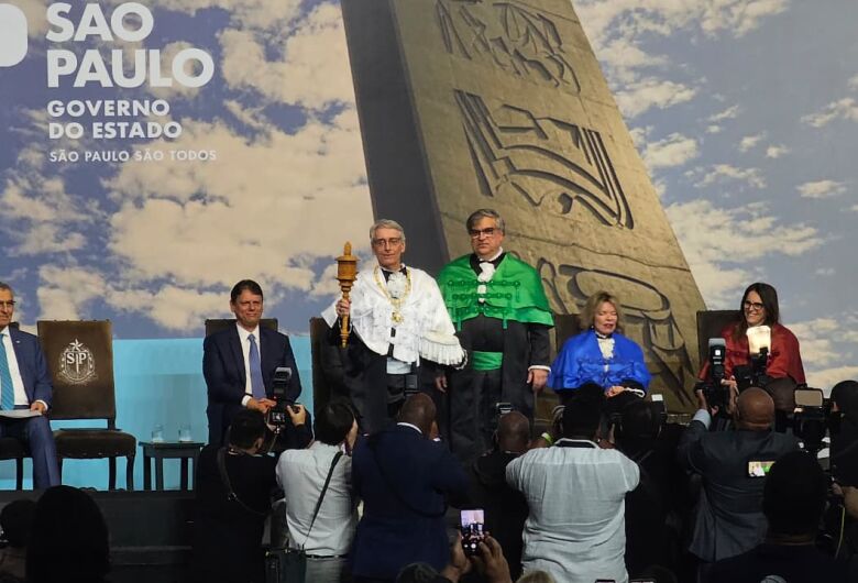 Vice-prefeito Roselei Françoso representa São Carlos na posse da nova reitoria da USP