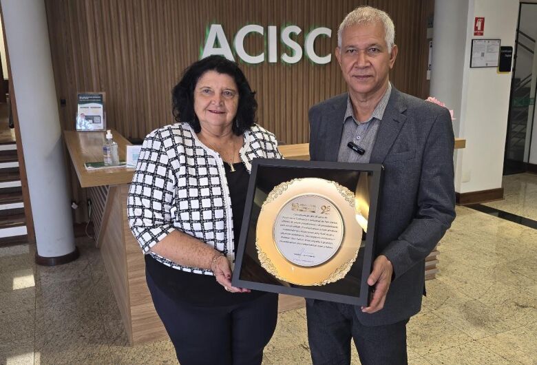 Lucão Fernandes homenageia ACISC pelos 95 anos e reconhece gestão de Ivone Zanquim