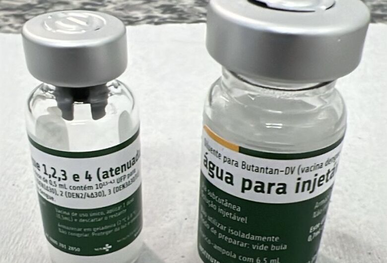 Vacina de dose única contra a dengue começa a ser aplicada em profissionais da saúde em São Carlos