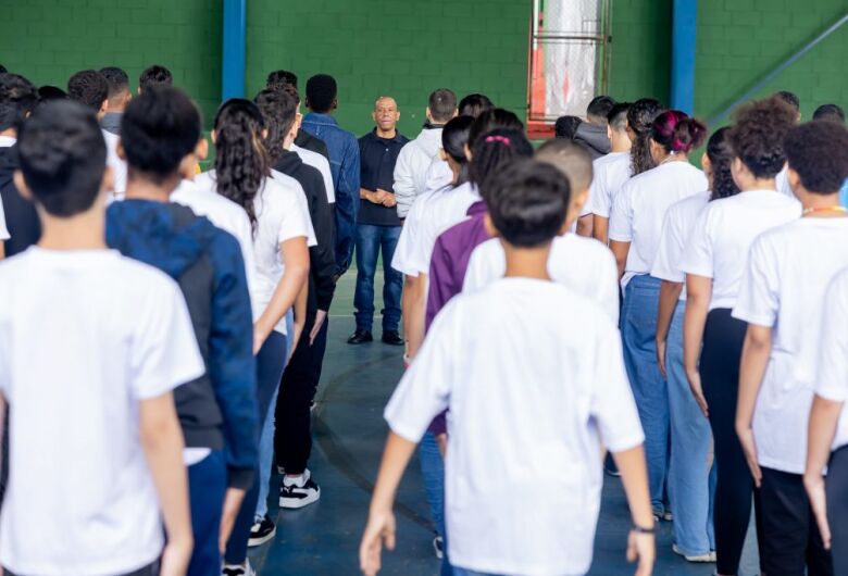 Escolas Cívico-Militares de SP adotam regimento interno para reforçar respeito e convivência