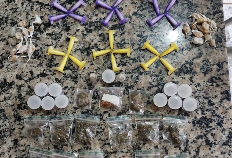 Drogas são localizadas em caixa de correio no CDHU de Ibaté