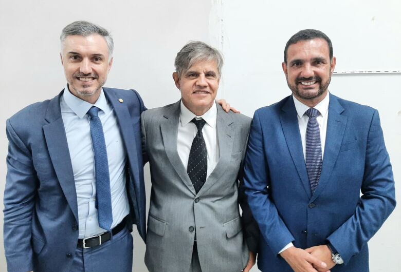 Vinícius Marchese recebe título de Cidadão Honorário na AEASC