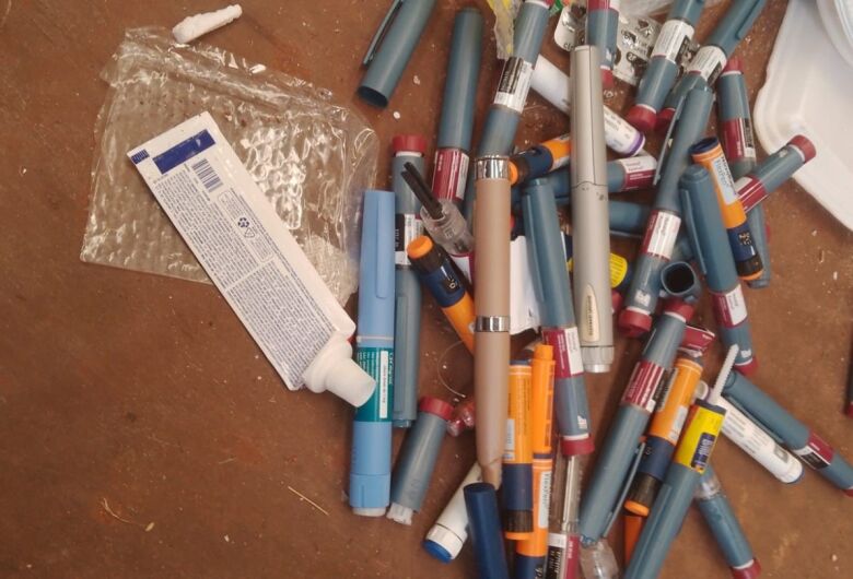 Uso de "canetas emagrecedoras" e descarte irregular de agulhas colocam trabalhadores em risco