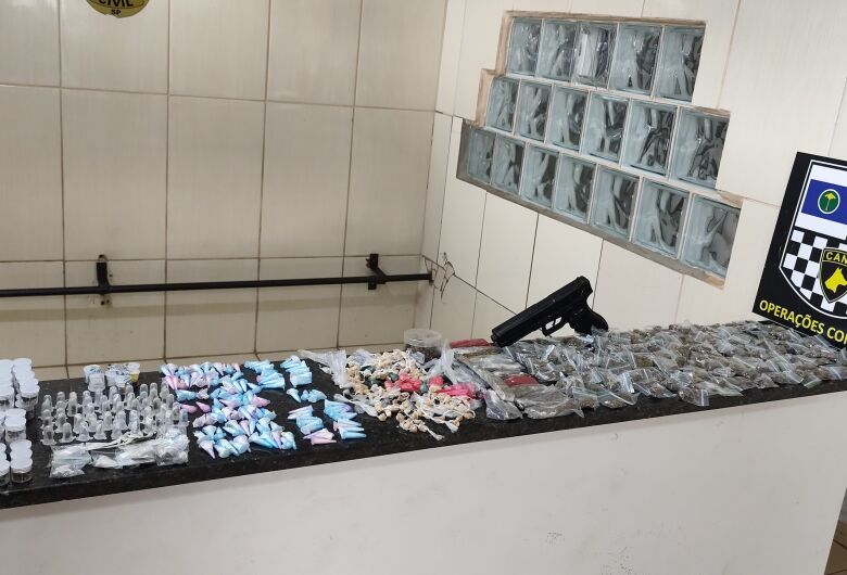 Canil da Guarda Municipal localiza drogas e simulacro de arma no Santa Angelina