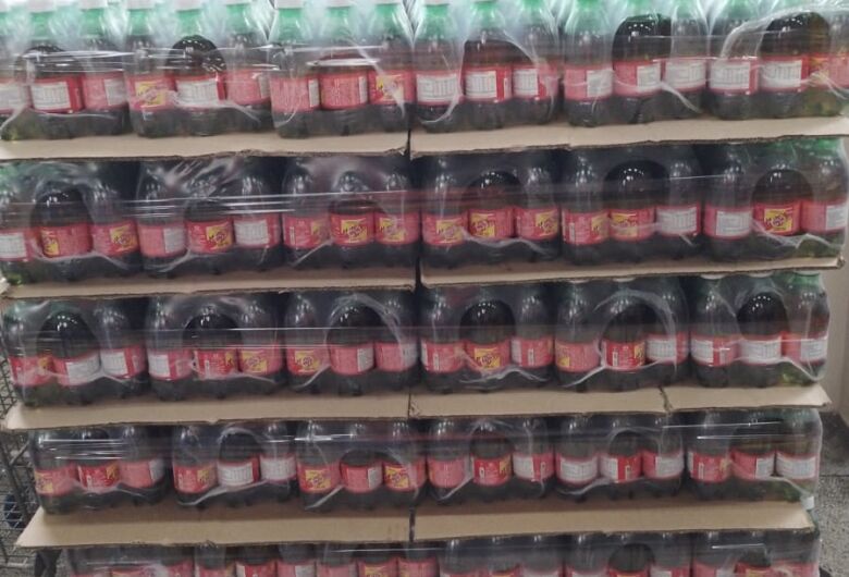 Fundo Social repassa refrigerantes para entidades assistenciais